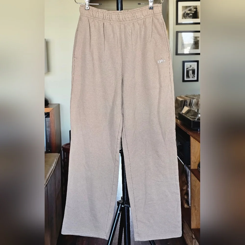 ALO Yoga Accolade Sweat Set in Gravel Size M - Picture 4 of 13
